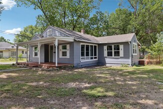 1003 Maple St, Muskogee, OK 74403