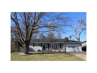 3032 Ridgemore Dr SE, Cedar Rapids, IA 52403