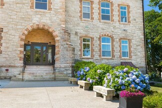 426 Spring St Unit 201, Newport, RI 02840