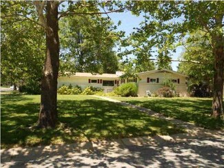 500 N Fairway Ave, Wichita, KS 67212