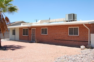 5843 E 19th St, Tucson, AZ 85711