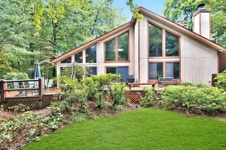 131 Outpost Way, Pocono Pines, PA 18350