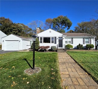 18 Rotary Dr, Johnston, RI 02919