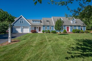4 Oyster Pond Rd, Harwich, MA 02645