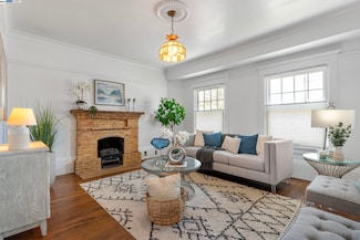 1034 E 21st St, Oakland, CA 94606