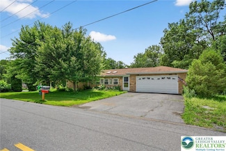 4157 Butternut Dr, Walnutport, PA 18088