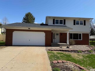 2717 Stafford Blvd, Bettendorf, IA 52722