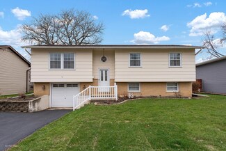 6856 Meadowbrook Ln, Hanover Park, IL 60133