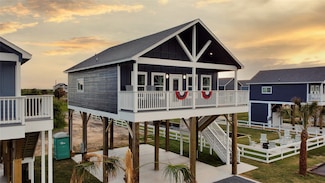 1036 Sunset Cir E, Crystal Beach, TX 77650