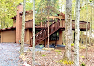 2125 Red Spruce Rd, Pocono Pines, PA 18350