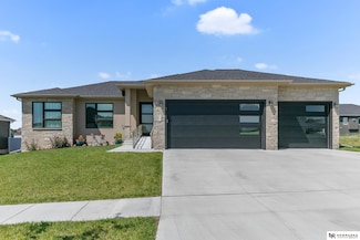 7510 Ponce Dr, Lincoln, NE 68516