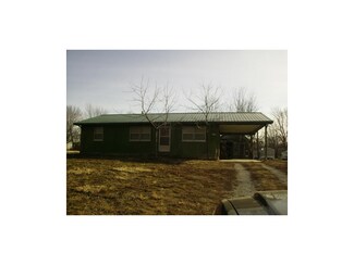 617 Madison St, Pomona, KS 66076