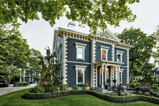 35 Summer St, Kennebunk, ME 04043