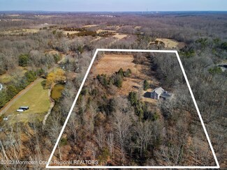 25 Meirs Rd, Upper Freehold, NJ 08514