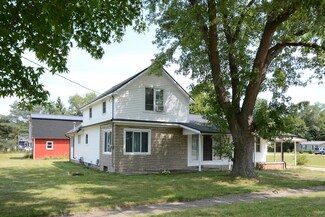 343 E Hammond St, Otsego, MI 49078