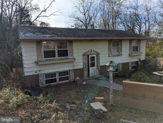 17 Lightcap Rd, Pottstown, PA 19464