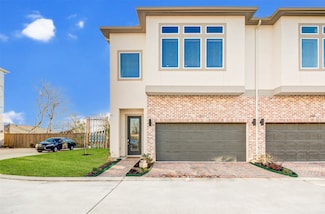 152 Knightsbridge Park Ln, Houston, TX 77022