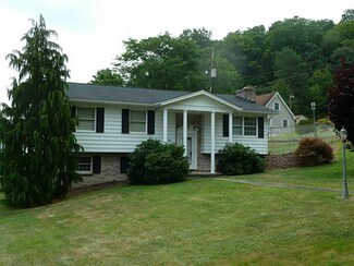 485 6th St, Clymer, PA 15728