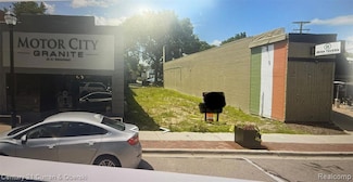 35 N Broadway St, Lake Orion Vlg, MI 48362