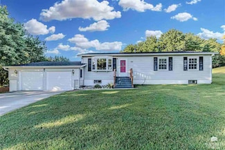 721 W 5th St, Chapman, KS 67431
