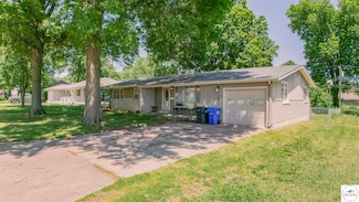 1209 S Garfield Ave, Sedalia, MO 65301