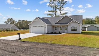 1904 Blue Bird Rd, Loris, SC 29569
