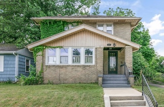 818 E Eckman St, South Bend, IN 46614