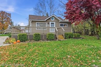 1146 Sunrise Park St, Howell, MI 48843