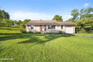 908 Glenoaks Dr, Knoxville, TN 37918