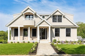 35 Coggeshall Ave, Newport, RI 02840