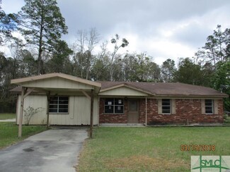 137 Berkley Dr, Jesup, GA 31546