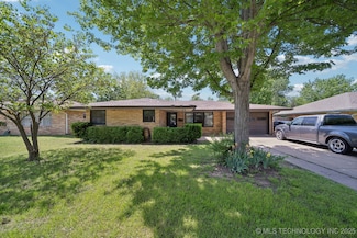 5141 Harvard Dr, Bartlesville, OK 74006