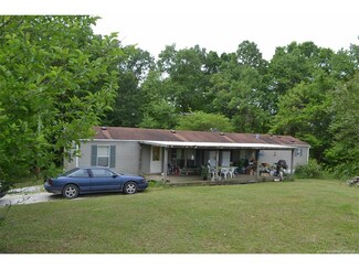 1019 N Brown Cemetery Rd, Taswell, IN 47175