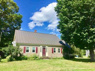 1042 W Fairlee Rd, Fairlee, VT 05045