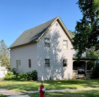 1220 Ash St, Baraboo, WI 53913