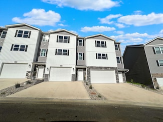 266 Red Oak Ln, Westover, WV 26501