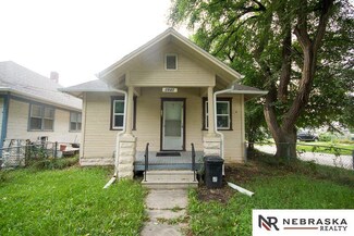 2840 Apple St, Lincoln, NE 68503