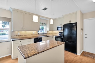 43 Woodland Dr Unit 101, Vero Beach, FL 32962