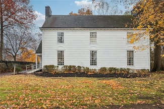 2427 Roxboro Rd, Cleveland, OH 44106