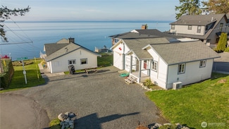 177 Beachwood Ave, Camano Island, WA 98282
