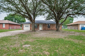 104 Bluebonnet Ln, Palmer, TX 75152