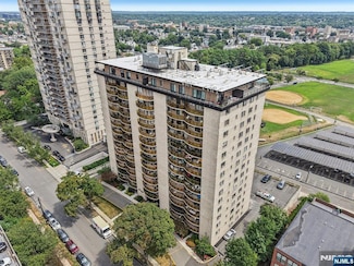 150 Overlook Ave Unit 6H, Hackensack, NJ 07601