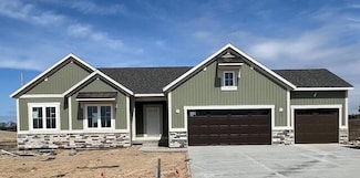 3941 Boulder View Dr NE, Belmont, MI 49306