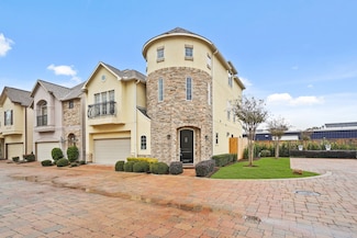 11006 Sherwood Ridge Dr, Houston, TX 77043