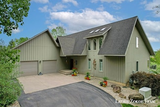 12250 Knoper Ct, Allendale, MI 49401