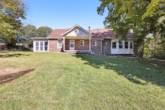 1007 Central Dr, Hixson, TN 37343