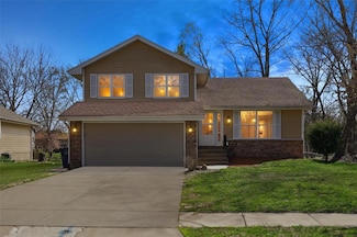 5010 Bel Aire Rd, Des Moines, IA 50310