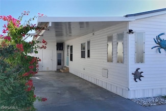 3070 Harpoon Ln, Saint James City, FL 33956