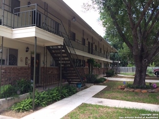 2500 Avenue E Unit 8A, Hondo, TX 78861