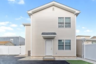 6717 Madison St, Guttenberg, NJ 07093